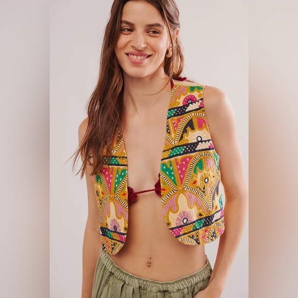 NWT Field Of Gold Sting Vest